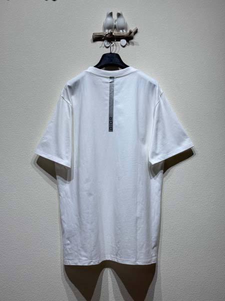 2025年5月23日入荷新作Dior半袖 tシャツ男女兼用高品質★誕生日プレゼント/結婚祝い/内祝い/贈り物/SD工場