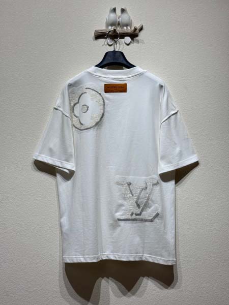2025年5月23日入荷新作Louis Vuitton半袖 tシャツ男女兼用高品質★誕生日プレゼント/結婚祝い/内祝い/贈り物/SD工場