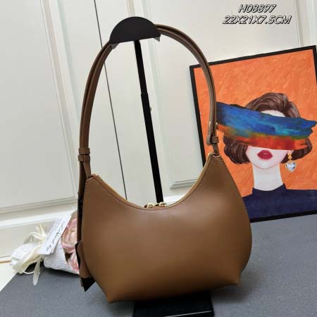 2025年5月28日入荷新作FURLA  斜め下げ バッグ/ハンドバッグ/ショルダーバッグ牛革/  SIZE:22X21X7.5CM  お安い/人気/本革 バッグ/XX工場