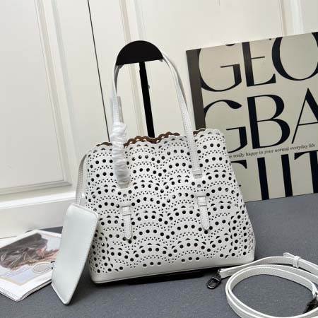 2025年5月28日入荷新作ALAIA 新品 tote SIZE:25×20×12cm  号：6682  お安い/人気/本革 バッグ/XX工場