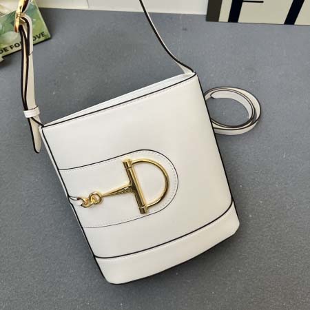 2025年5月28日入荷新作 新品2025春夏  Gucci SIZE:18.5x20x8.5cm  お安い/人気/本革 バッグ/XX工場