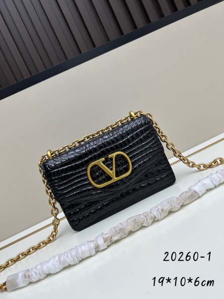 2025年5月28日入荷新作  VALENTINO新品  VLOGO SIGNATURE  -SIZE:19x10x6cm  お安い/人気/本革 バッグ/XX工場