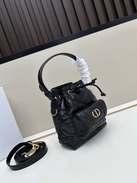 2025年5月28日入荷新作 Dior caro  SIZE:14x15x7cm  お安い/人気/本革 バッグ/XX工場