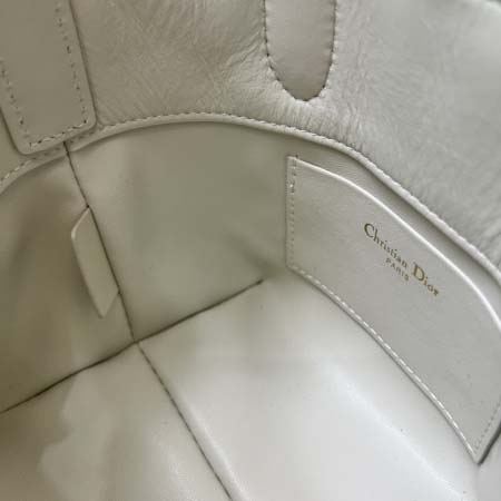 2025年5月28日入荷新作Dior CD mini  SIZE:13*15*12cm  お安い/人気/本革 バッグ/XX工場