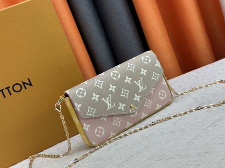 2025年5月28日入荷Louis Vuitton バッグPochette Félicie  Spring in the City  Monogram Empreinte M81359 M61276 SIZE：21.0 x 12.0 x 人