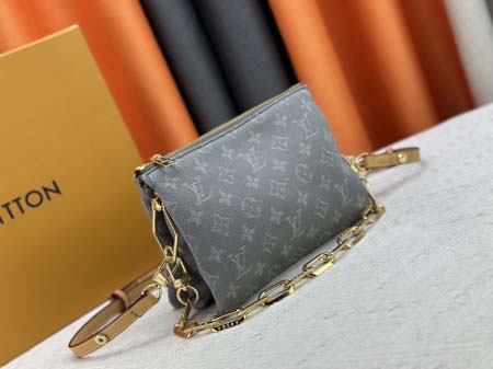 2025年5月28日入荷Louis Vuitton バッグM59598 M11401  Coussin BB  Monogram SIZE：21x16x7cm 人気の新作/誕生日プレゼント/ZC工場