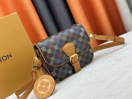 2025年5月28日入荷Louis Vuitton バッグM12694  N00147  Montsouris  Monogram Macassar  SIZE:20 x 17 x 7 CM 人気の新作/誕生日プレゼント/ZC工場