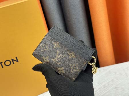 2025年5月28日入荷Louis VuittonM82739  Monogram Monogram SIZE：10.2 x 7.3 x 0.3 CM 人気の新作/誕生日プレゼント/ZC工場