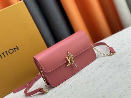 2025年5月28日入荷Louis Vuitton バッグM14564   Wallet On Chain   LV Bloom   11.5 x 4 x 20 CM 人気の新作/誕生日プレゼント/ZC工場