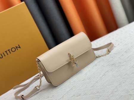 2025年5月28日入荷Louis Vuitton バッグM14564   Wallet On Chain   LV Bloom   11.5 x 4 x 20 CM 人気の新作/誕生日プレゼント/ZC工場