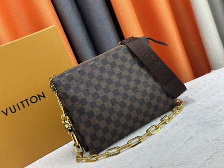 2025年5月28日入荷Louis Vuitton バッグCoussin  SIZE：26 x 20 x 12CM 人気の新作/誕生日プレゼント/ZC工場