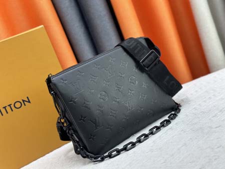 2025年5月28日入荷Louis Vuitton バッグCoussin  SIZE：26 x 20 x 12CM 人気の新作/誕生日プレゼント/ZC工場