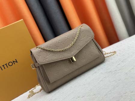 2025年5月28日入荷Louis Vuitton バッグANYTIME FLAP BAG M14604 29.5x18.5x9.5 人気の新作/誕生日プレゼント/ZC工場