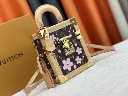 2025年5月28日入荷Louis Vuitton バッグ【Camera Box】村上隆） M14173 M10079 Camera Box  Monogram21.5 x 10.5 x 17.5 CM 人気の新作/誕生日プレゼント/ZC工