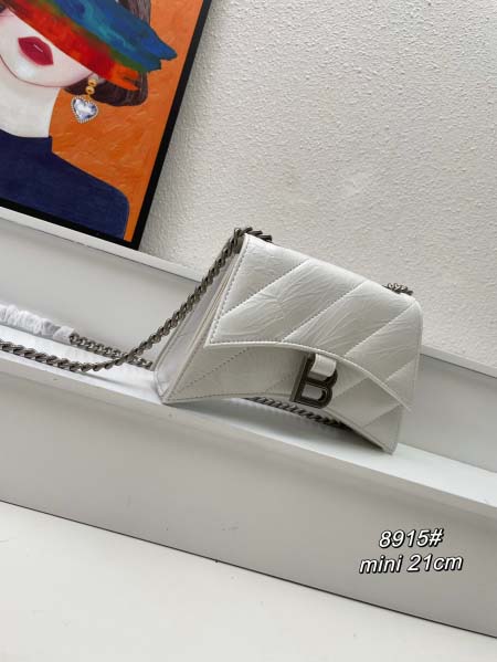 2025年5月29日入荷新作 Balenciaga Crush SIZE：21x4.5x15cm    お安い/人気/革/バッグ/XX工場