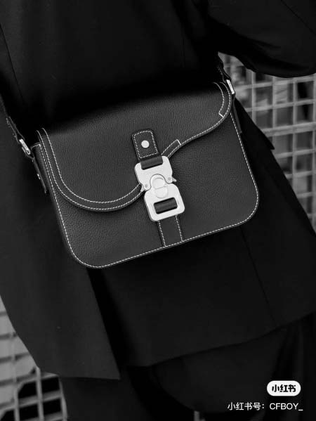 2025年5月29日入荷新作P260Dior SIZE：23 x 18 x 6 CM お安い/人気/革/バッグ/XX工場