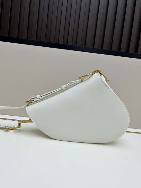 2025年5月29日入荷新作 Soft Saddle Dior SIZE:24x20x7CM お安い/人気/革/バッグ/XX工場