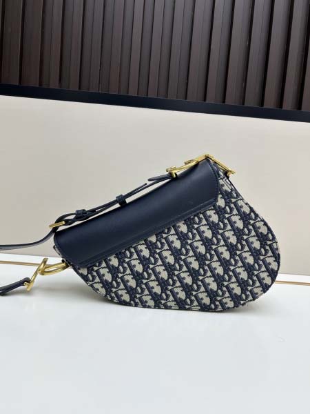 2025年5月29日入荷新作 Soft Saddle Dior SIZE:24x20x7CM お安い/人気/革/バッグ/XX工場