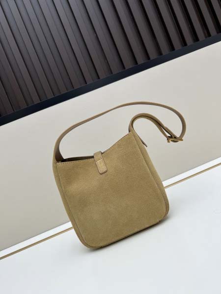 2025年5月29日入荷新作YSL  mini hoboわきの下バッグ SIZE：15×16×7cmお安い/人気/革/バッグ/XX工場