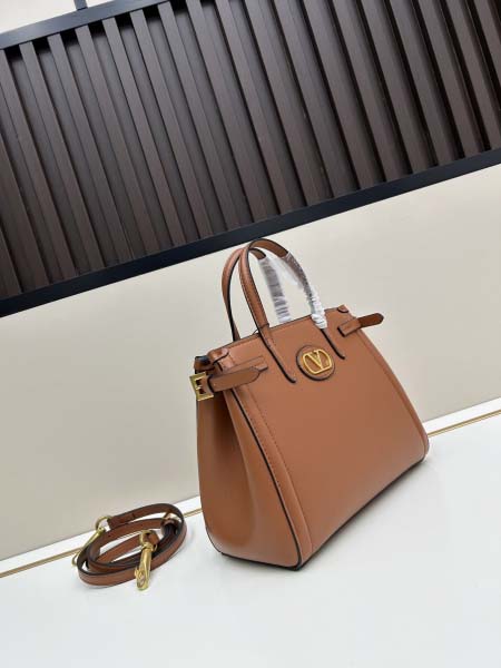 2025年5月29日入荷新作VALENTINO GARAVANI ANTIBES SIZE: 22X 19X 12CM お安い/人気/革/バッグ/XX工場