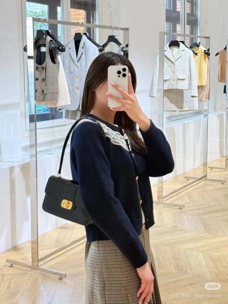 2025年5月29日入荷新作CELINE 2025 Teen tromphe SIZE:19*13*5cmお安い/人気/革/バッグ/XX工場