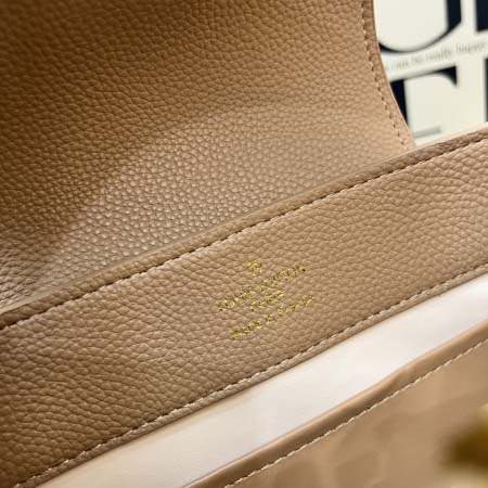 2025年5月29日入荷新作Louis Vuitton  M12938 M12937Capucines ChainOnYou Taurillon SIZE::27×18×9cmSIZE::31.5×20×11cmお安い/人気/革/バッグ/X