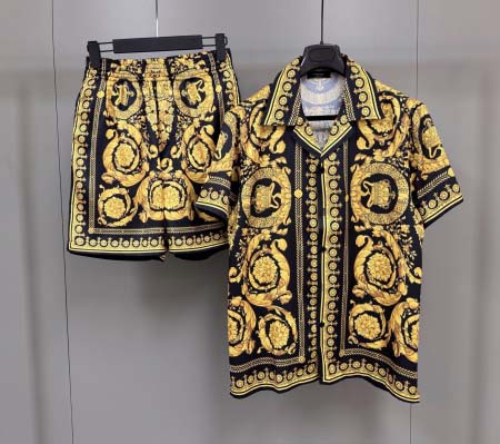 2025年5月7日入荷新作Versaceセット上下 原版復刻...