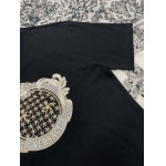 2025年5月7日入荷新作Versace半袖 Tシャツ 原版復刻限定品が人気で高級/fuke工場