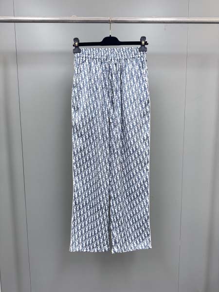 2025年5月7日入荷新作Diorズボン 原版復刻限定品が人...