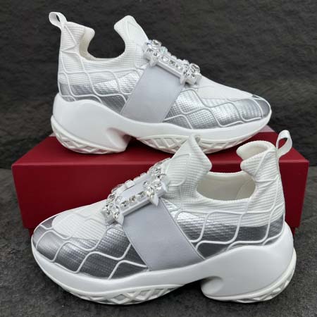 2025年5月15日入荷新品Roger ViVier原版復刻...