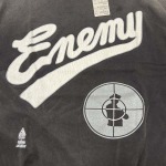 2025年5月17日入荷新作PUBLIC ENEMY x SAINT Mxxxxxx SAINT ENEMY SS TEE 半袖 Tシャツ 高级品/人気/誕生日プレゼント/人気/ファッション/トレンド/限定/WB工場