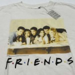 2025年5月17日入荷新作SAINT Mxxxxxx × FRIENDS FRD_SS TEE-FRIENDS-WHT半袖 Tシャツ 高级品/人気/誕生日プレゼント/人気/ファッション/トレンド/限定/WB工場
