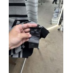 2025年5月22日入荷新作Prada半袖Tシャツ 原版复刻高級品香港の会社超厳選★入手困難/誕生日プレゼント/yinx工場