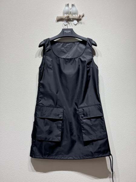 2025年5月27日入荷新作Pradaワンピース女性用高品質...