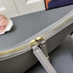 2025年5月28日入荷新作FURLA  斜め下げ バッグ/ハンドバッグ/ショルダーバッグ牛革/  SIZE:22X21X7.5CM  お安い/人気/本革 バッグ/XX工場