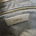 2025年5月28日入荷新作FURLA  斜め下げ バッグ/ハンドバッグ/ショルダーバッグ牛革/  SIZE:22X21X7.5CM  お安い/人気/本革 バッグ/XX工場