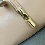 2025年5月28日入荷新作FURLA  斜め下げ バッグ/ハンドバッグ/ショルダーバッグ牛革/  SIZE:22X21X7.5CM  お安い/人気/本革 バッグ/XX工場