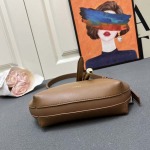 2025年5月28日入荷新作FURLA  斜め下げ バッグ/ハンドバッグ/ショルダーバッグ牛革/  SIZE:22X21X7.5CM  お安い/人気/本革 バッグ/XX工場