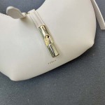 2025年5月28日入荷新作FURLA  斜め下げ バッグ/ハンドバッグ/ショルダーバッグ牛革/  SIZE:22X21X7.5CM  お安い/人気/本革 バッグ/XX工場