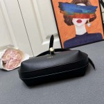 2025年5月28日入荷新作FURLA  斜め下げ バッグ/ハンドバッグ/ショルダーバッグ牛革/  SIZE:22X21X7.5CM  お安い/人気/本革 バッグ/XX工場