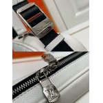 2025年5月28日入荷新作Louis Vuitton M30233 M30241 M30243  43845 OUTDOOR 25x20x10.5cm。  お安い/人気/本革 バッグ/XX工場