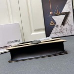2025年5月28日入荷新作Jacquemus  SIZE:28x13.5x6cm  お安い/人気/本革 バッグ/XX工場
