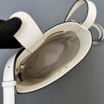 2025年5月28日入荷新作 新品2025春夏  Gucci SIZE:18.5x20x8.5cm  お安い/人気/本革 バッグ/XX工場