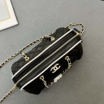 2025年5月28日入荷新作 CHANEL  SIZE:11.5*18.5*11cm  お安い/人気/本革 バッグ/XX工場