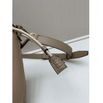 2025年5月28日入荷新作  Fendi  SIZE:26.5X18X8.5Cm  お安い/人気/本革 バッグ/XX工場