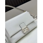 2025年5月28日入荷新作  Fendi  SIZE:26.5X18X8.5Cm  お安い/人気/本革 バッグ/XX工場
