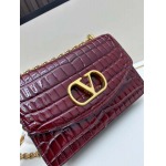 2025年5月28日入荷新作  VALENTINO新品  VLOGO SIGNATURE  -SIZE:24x16x8cm  お安い/人気/本革 バッグ/XX工場