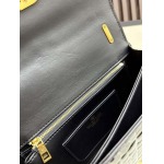 2025年5月28日入荷新作  VALENTINO新品  VLOGO SIGNATURE  -SIZE:24x16x8cm  お安い/人気/本革 バッグ/XX工場