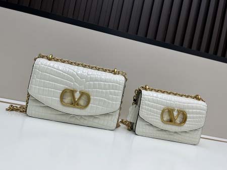 2025年5月28日入荷新作  VALENTINO 新品  ...