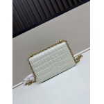 2025年5月28日入荷新作  VALENTINO 新品  VLOGO SIGNATURE  -SIZE:19x10x6cm  お安い/人気/本革 バッグ/XX工場